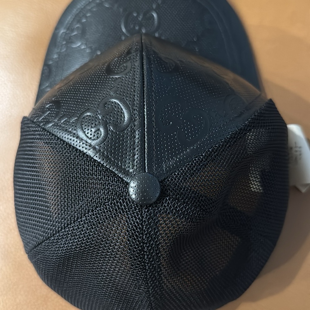Gucci GG Embossed Baseball Hat
Size large 
Good condition - Picture 4 of 4
